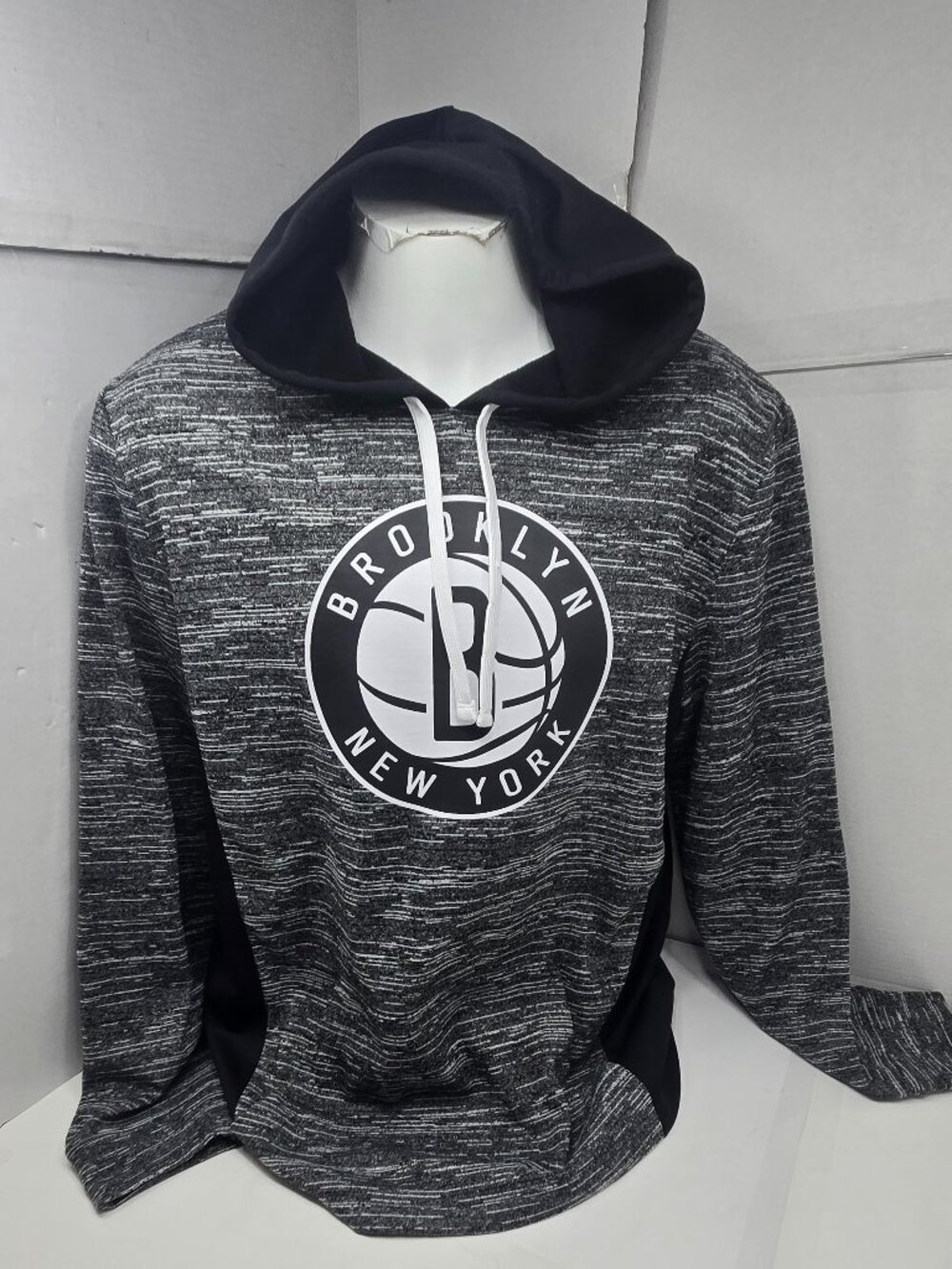 Brooklyn Nets Fanatics Hoodie – Men’s XL